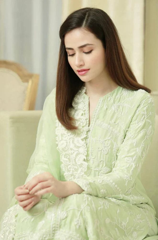 BAREEZE - 3PC LINEN HEAVY EMBROIDERED SHIRT WITH ORGANZA EMBROIDERED DUPATTA