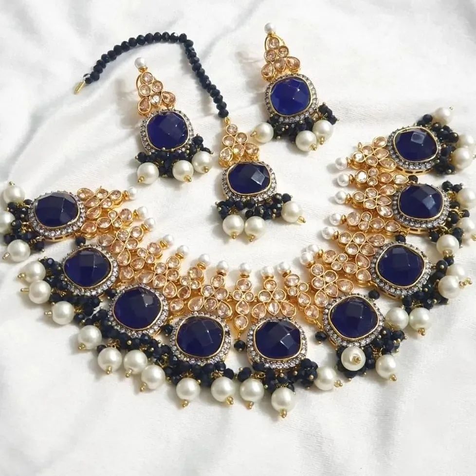 Gold Kundan Choker Set with Earrings & Mang Tikka"