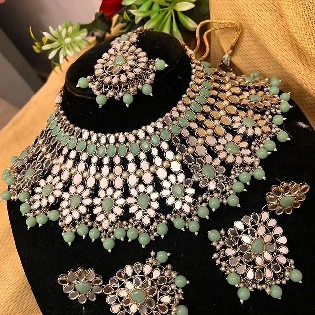 "Antique Gold Floral Bridal Jewellery Set"