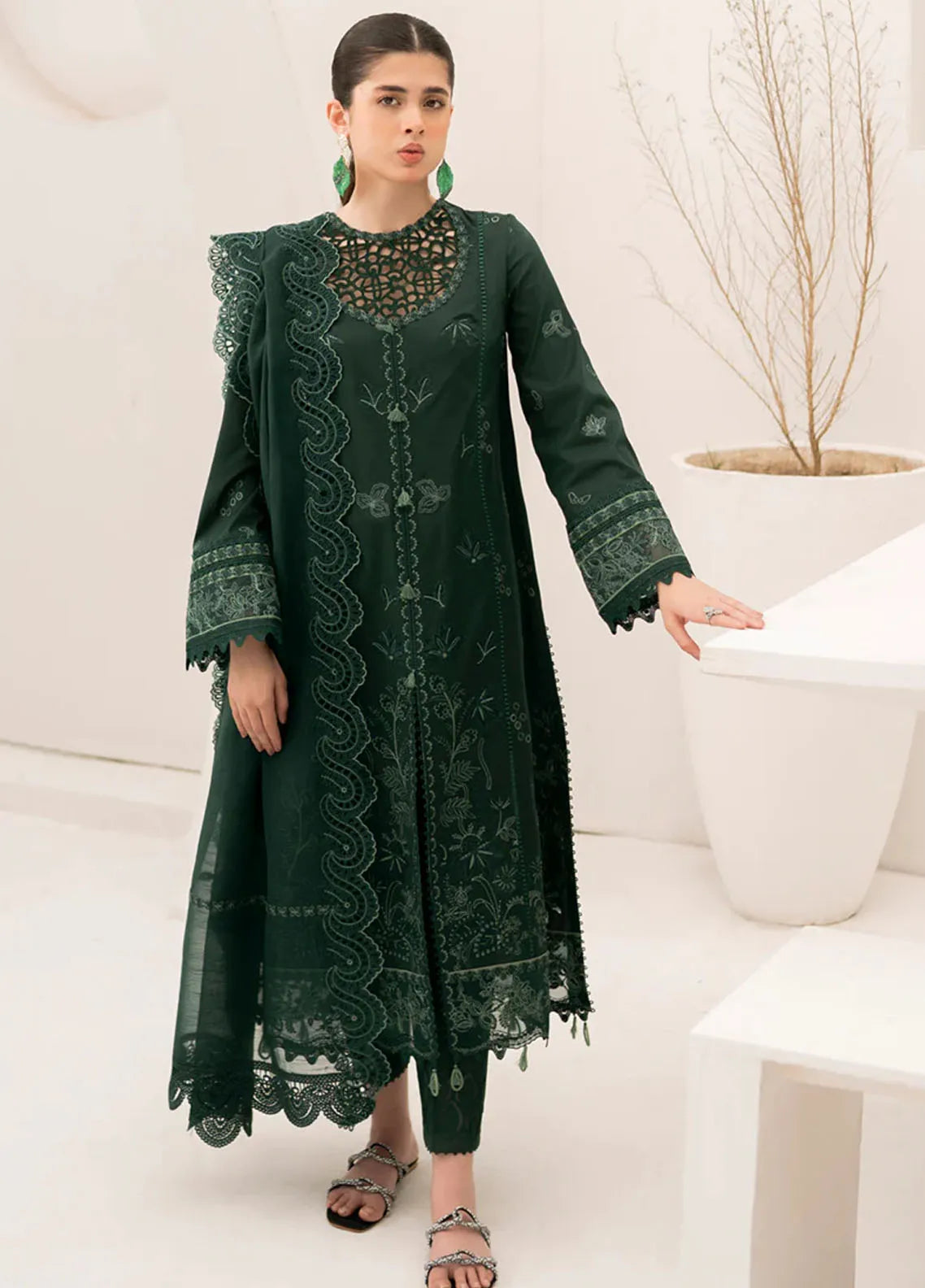 3PC CHIKANKARI LAWN EMBROIDERED SHIRT WITH ORGANZA Embroiderded DUPATTA AND TROUSER